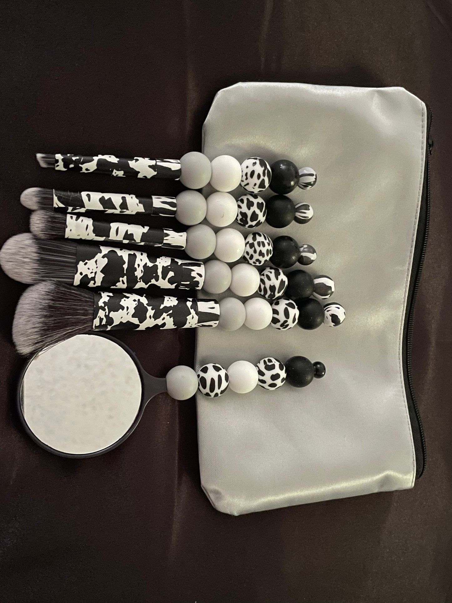 Makeup brush kit with cosmetic bag