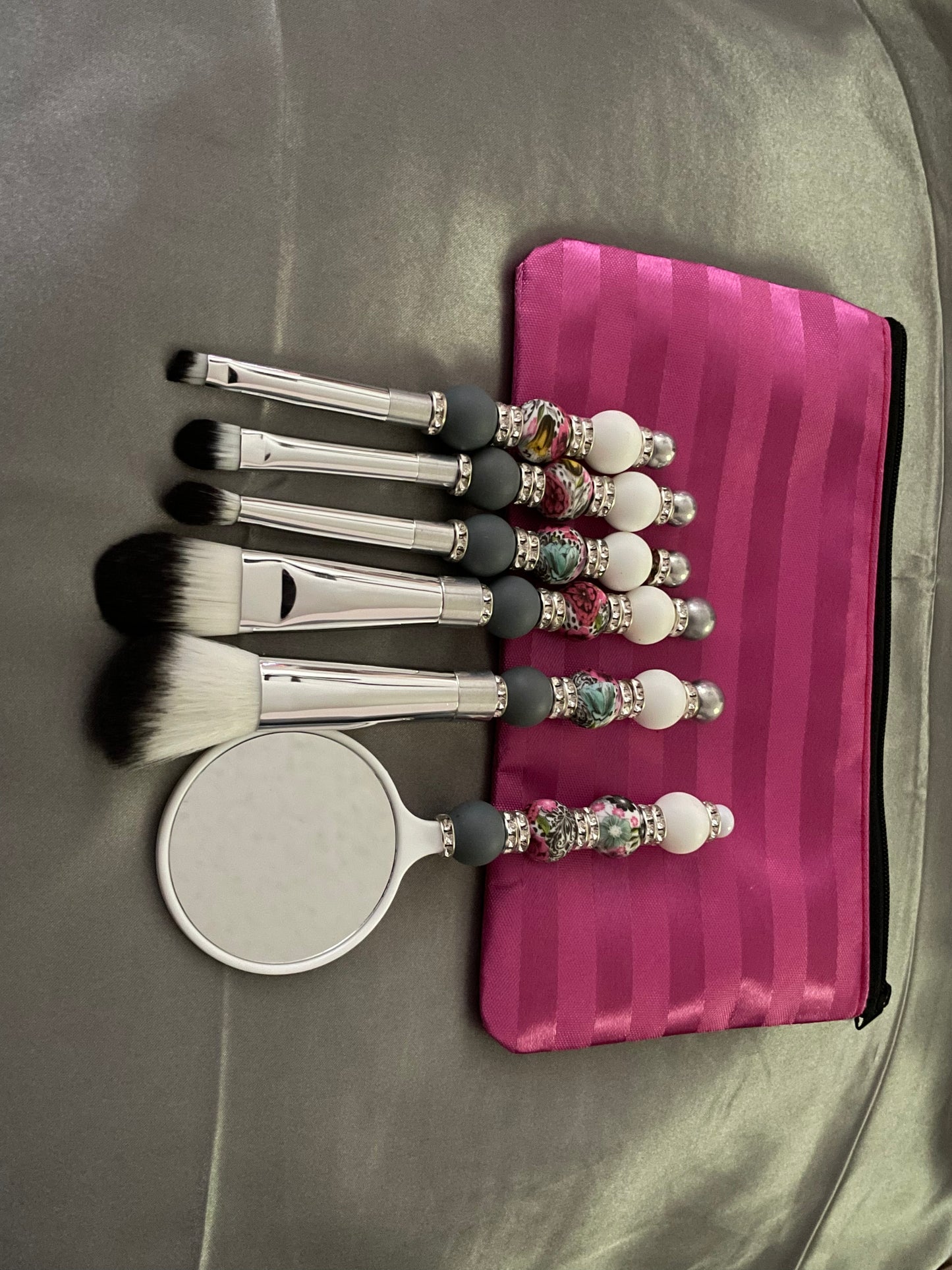 Makeup brush kit with cosmetic bag