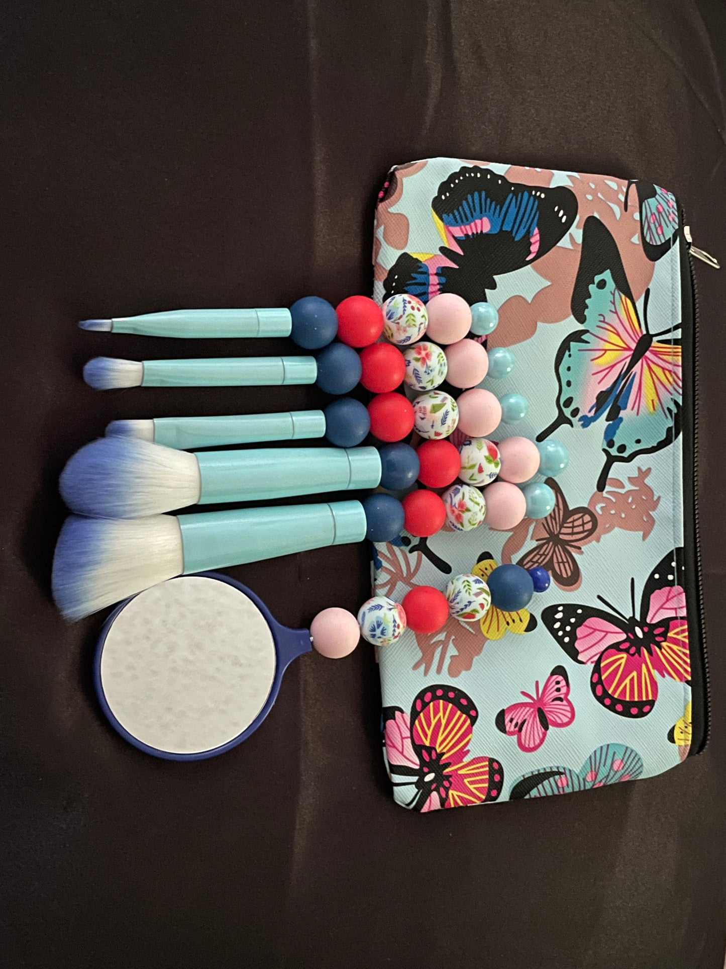 Makeup brush kit with cosmetic bag